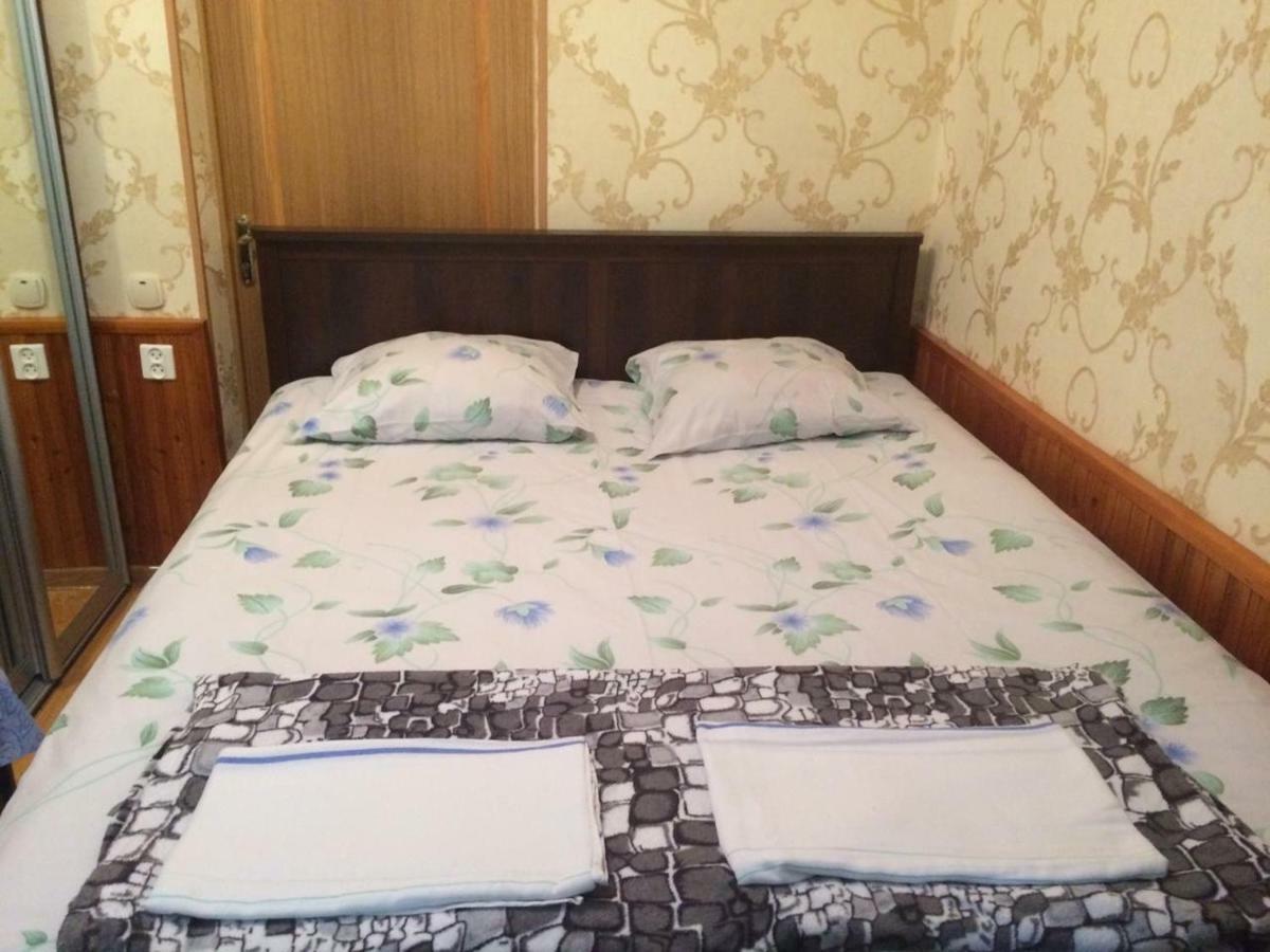 Гостевой Дом У Левы Hotel Gagra Exterior photo